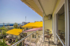 Отель Yellow House  Затока